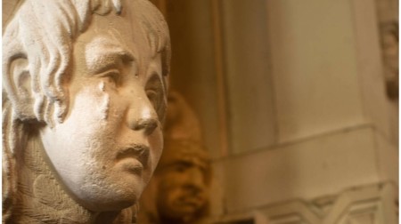 enfant qui pleure Eglise de France